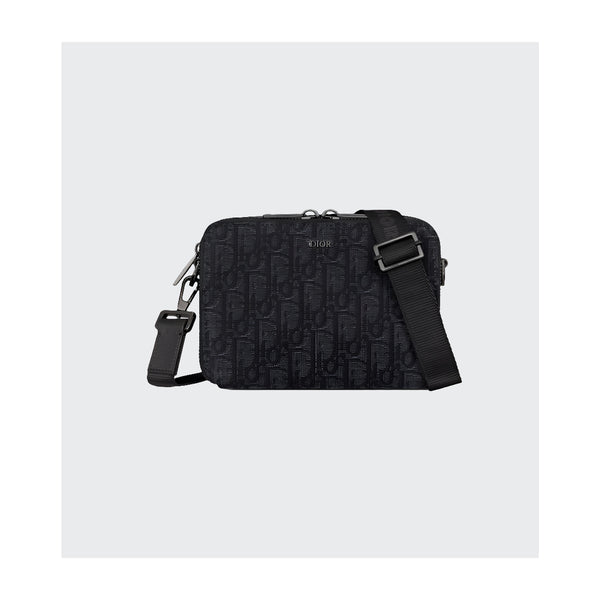 Pouch mit Reißverschluss und Riemen